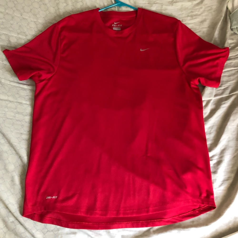 Nike Red Dri-fit Performance shirt men’s large